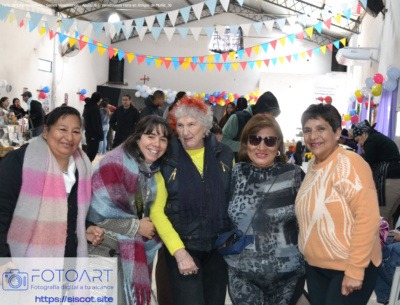 Venezolanos-Feria-en-Amigos-de-Muniz_38_resultado
